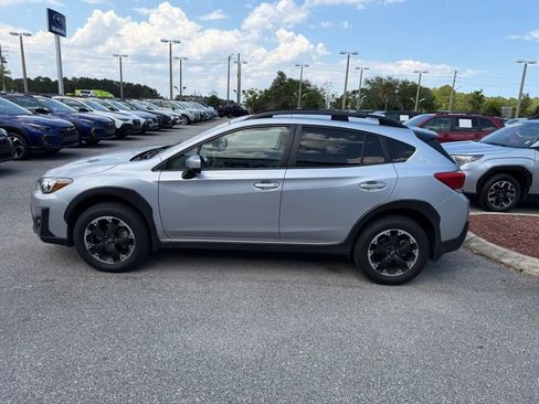 Used 2023 Subaru Crosstrek 2.0i Premium AWD/4WD image 11