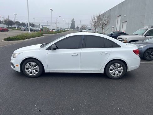 Used 2015 Chevrolet Cruze L image 8