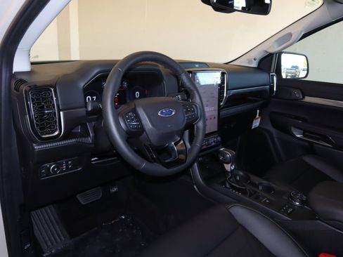 Used 2025 Ford Ranger Lariat w/ FX4 Off-Road Package image 23