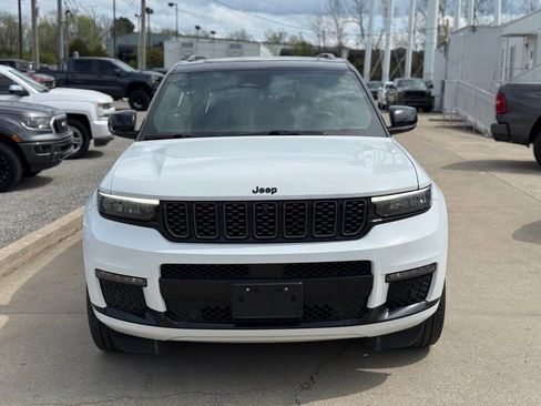 Used 2023 Jeep Grand Cherokee L Summit AWD/4WD image 3