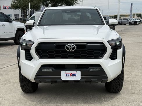 Used 2024 Toyota Tacoma TRD Off-Road AWD/4WD image 10