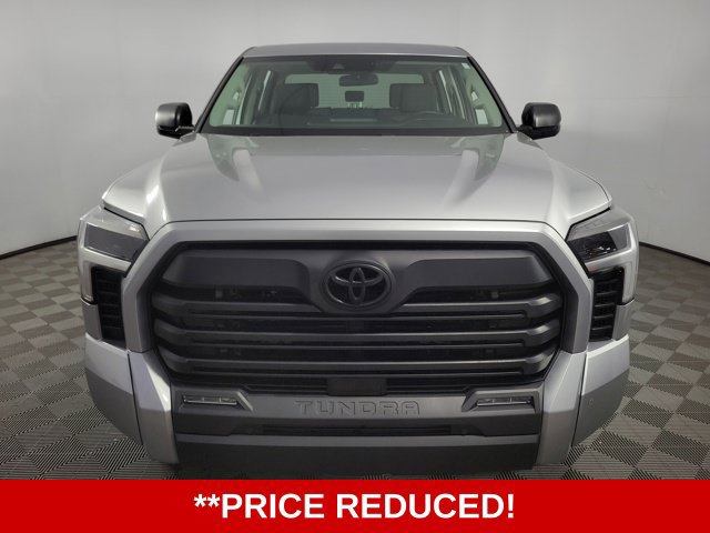 Used 2022 Toyota Tundra SR5 w/ SR5 Convenience Package AWD/4WD image 2
