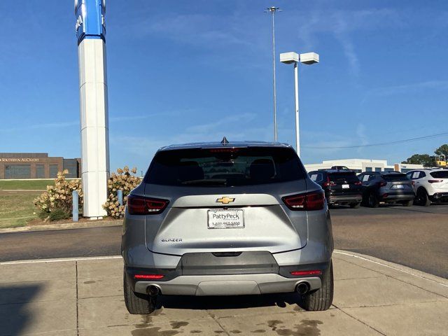 Used 2025 Chevrolet Blazer LT FWD image 10
