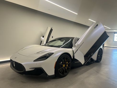 Used 2022 Maserati MC20 Coupe RWD image 13