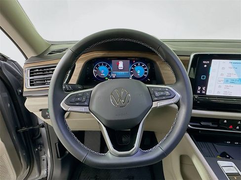 New 2026 Volkswagen Atlas SE image 17