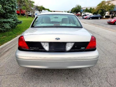 Used 2011 Ford Crown Victoria Police Interceptor w/ Comfort & Convenience Group image 25