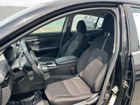 Used 2025 Nissan Sentra SV FWD image 35