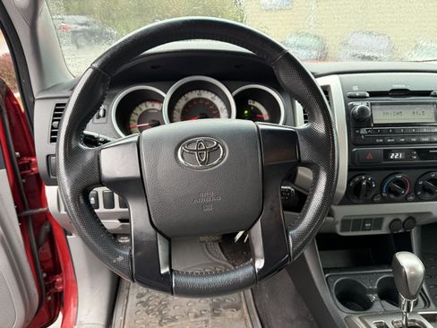 Used 2012 Toyota Tacoma PreRunner w/ SR5 Pkg image 2