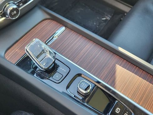 Used 2023 Volvo XC60 B6 Ultimate w/ Climate Package image 14