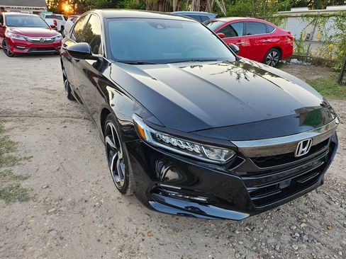 Used 2020 Nissan Sentra SR w/ Premium Package image 4