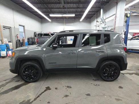 Used 2022 Jeep Renegade Altitude image 8