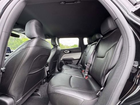 Used 2025 Jeep Compass Limited AWD/4WD image 15