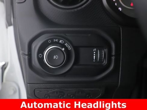 Used 2025 Jeep Wrangler Unlimited Rubicon AWD/4WD image 19