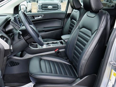 Used 2024 Ford Edge SEL w/ Convenience Package AWD/4WD image 4