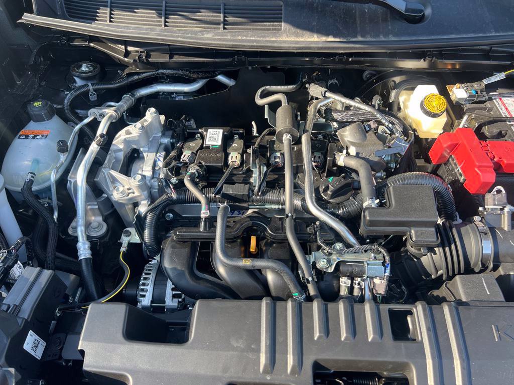Used 2025 Nissan Kicks SR AWD/4WD image 26