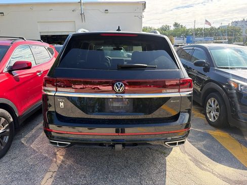 Used 2025 Volkswagen Atlas SEL Premium R-Line AWD/4WD image 3
