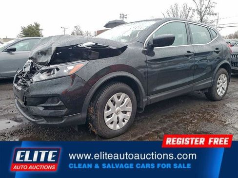 Used 2020 Nissan Rogue Sport S image 2