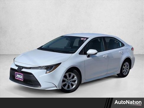Used 2023 Toyota Corolla LE image 1