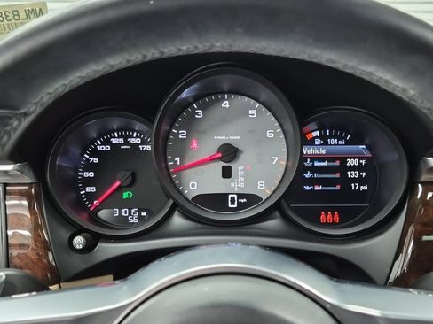 Used 2021 Porsche Macan S image 30