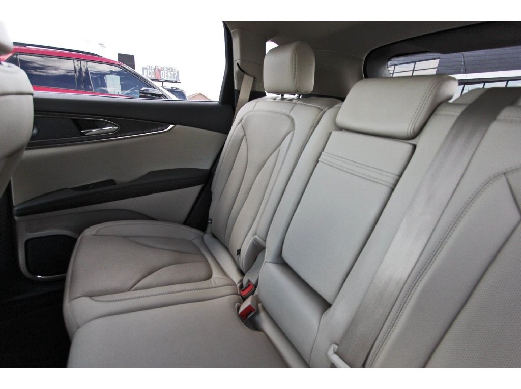 Used 2020 Lincoln Nautilus Reserve w/ Equipment Group 201A FWD image 12