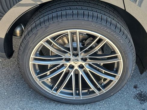 New 2026 Porsche Macan image 14