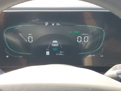 Used 2023 Kia Niro EX Touring FWD image 6