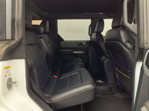 Used 2021 Ford Bronco Badlands w/ Sasquatch Package AWD/4WD image 30