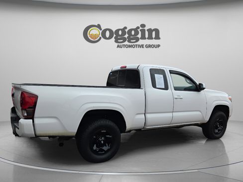 Used 2023 Toyota Tacoma SR w/ SR Convenience Package image 6