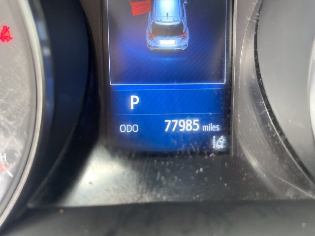 Used 2018 Toyota C-HR XLE FWD image 18