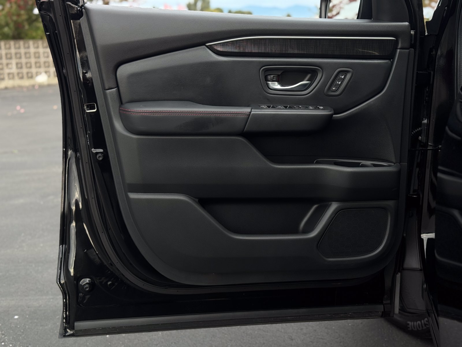 Certified 2025 Honda Pilot Black Edition image 14