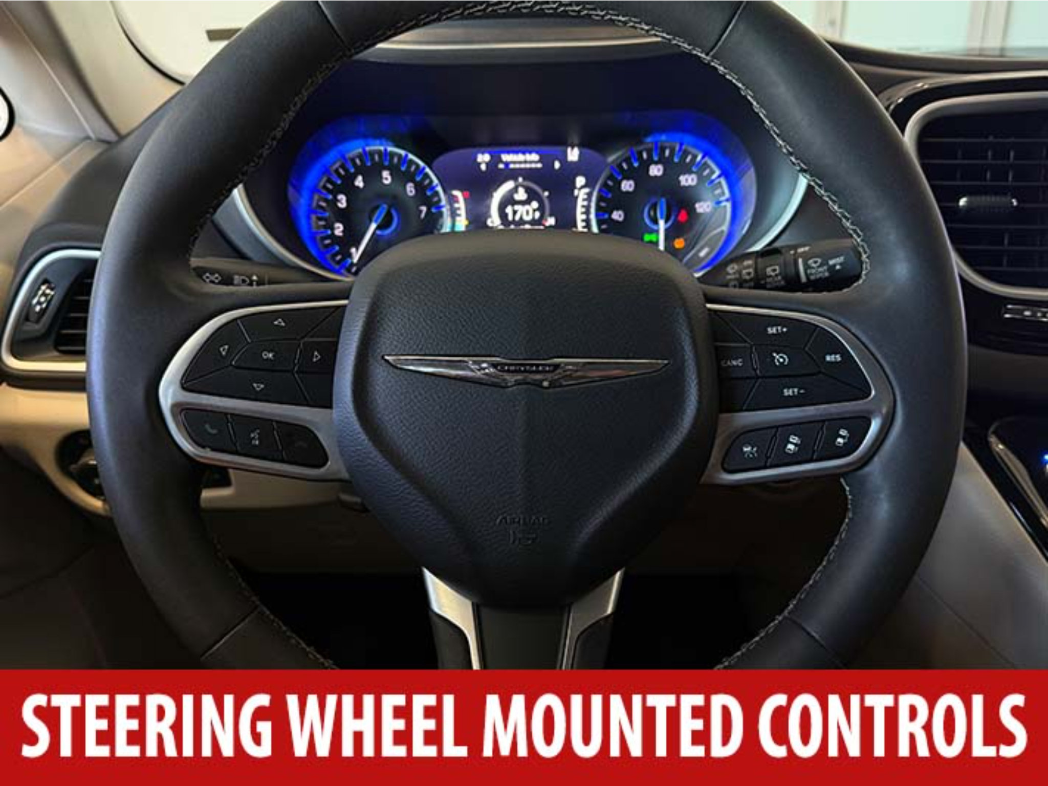 Used 2024 Chrysler Pacifica Touring-L FWD image 11