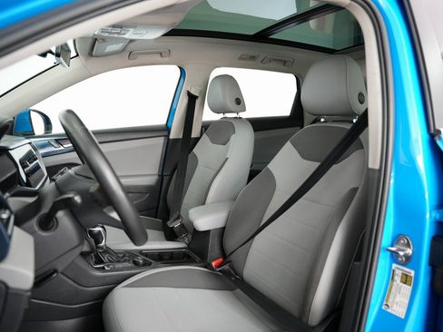 Used 2022 Volkswagen Taos SE image 44