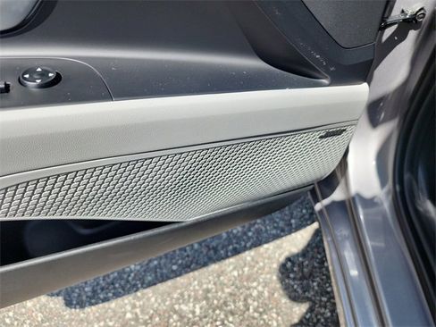 New 2025 Hyundai Elantra Limited image 15