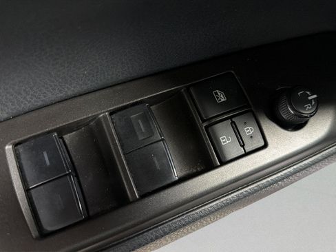 Used 2023 Toyota Camry SE FWD image 15