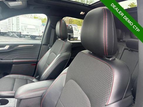 Used 2024 Ford Escape ST-Line Select w/ Tech Pack #2 AWD/4WD image 13