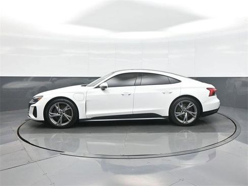 Used 2022 Audi e-tron GT Premium Plus image 4