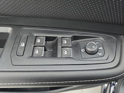 Certified 2025 Volkswagen Atlas SEL Premium R-Line image 29