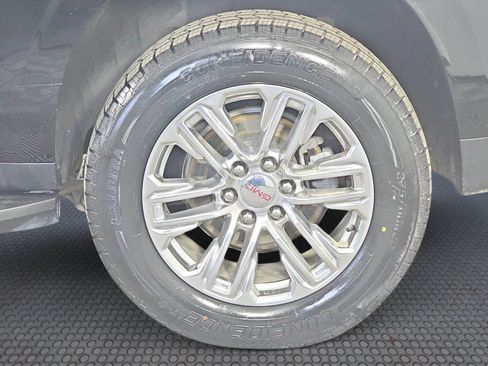 Used 2022 GMC Yukon XL SLE w/ Gmc Pro Safety Plus Package AWD/4WD image 10
