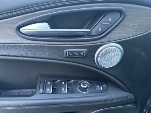 Used 2023 Alfa Romeo Stelvio Ti image 24