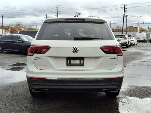 Used 2021 Volkswagen Tiguan SE image 6