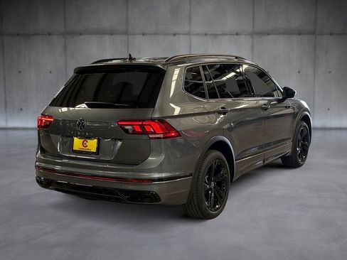 Used 2024 Volkswagen Tiguan SE R-Line FWD image 5