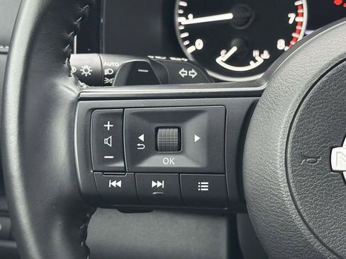 Used 2024 Nissan Pathfinder SV w/ Black Appearance Package image 24