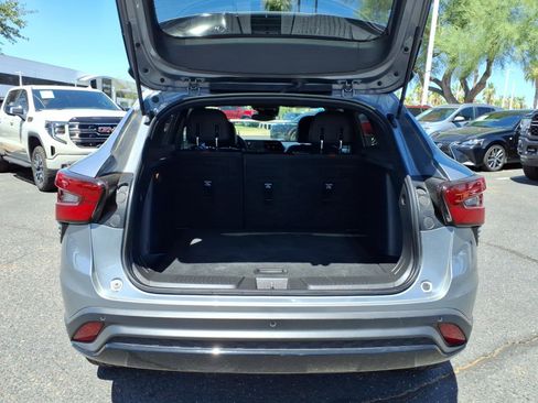 Used 2024 Chevrolet Trax RS w/ Sunroof Package FWD image 10