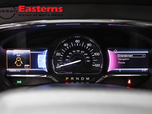 Used 2016 Lincoln Navigator Reserve AWD/4WD image 18