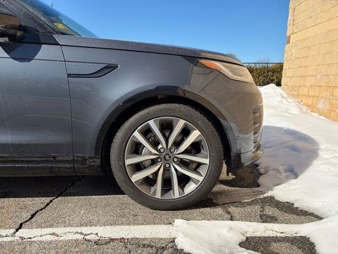 Certified 2025 Land Rover Discovery Dynamic SE image 6