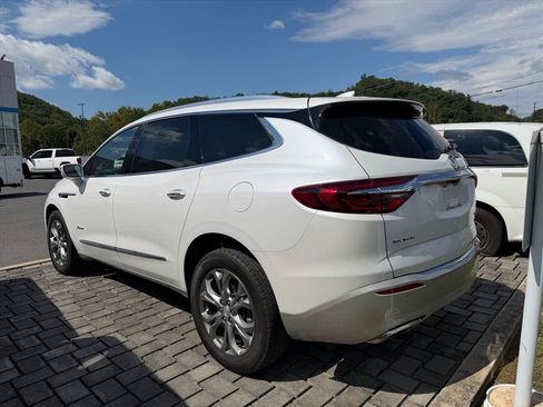 Used 2018 Buick Enclave Avenir w/ Trailering Package AWD/4WD image 5