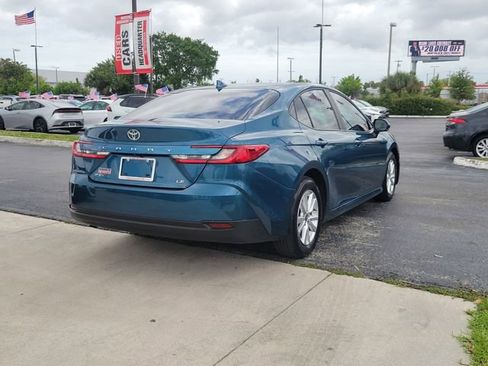 Used 2025 Toyota Camry LE FWD image 10