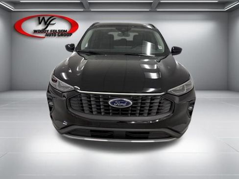 New 2026 Ford Escape Platinum w/ Class II Trailer Tow Package image 2
