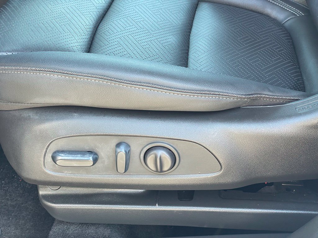 Used 2023 Buick Encore GX Essence w/ Experience Buick Package AWD/4WD image 11
