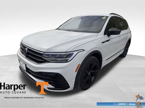 Used 2024 Volkswagen Tiguan SE R-Line image 1